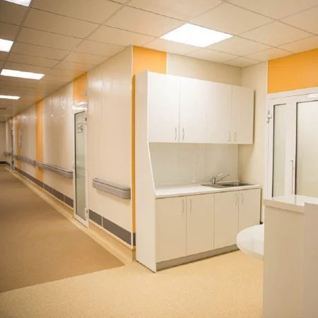 Коннелюрный односоставной плинтус Bonkeel Prof Серый (95х2700мм) в Стерлитамаке