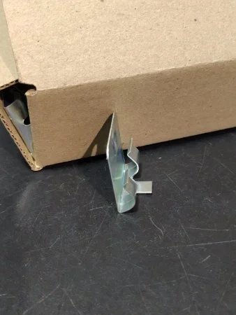 Клипсы к плинтусу MDF Bonkeel (50шт) в Стерлитамаке