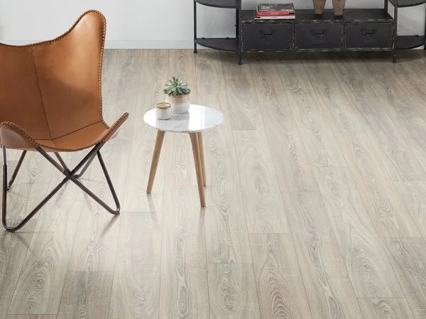 Ламинат Egger PRO 8/33 4V Дуб Бардолино серый EPL036 в Стерлитамаке