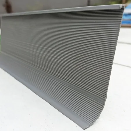 Коннелюрный односоставной плинтус Bonkeel Prof Серый (95х2700мм) в Стерлитамаке