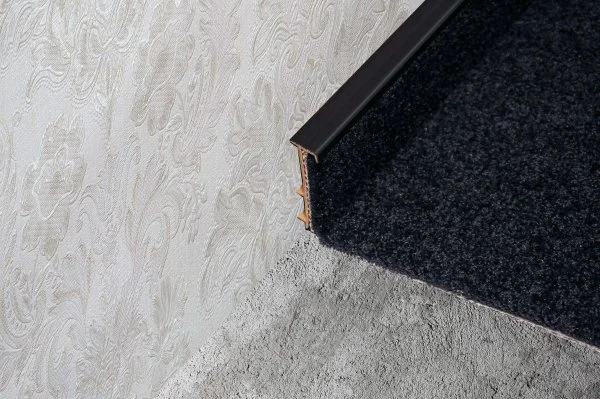 Плинтус для ковролина Korner Listwa 109 Черный 2,5м (50мм) в Стерлитамаке