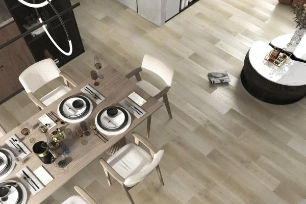 Кварц-виниловая плитка Refloor Fargo Comfort 1166-02 Дуб Спелый Миндаль (Градиент) в Стерлитамаке